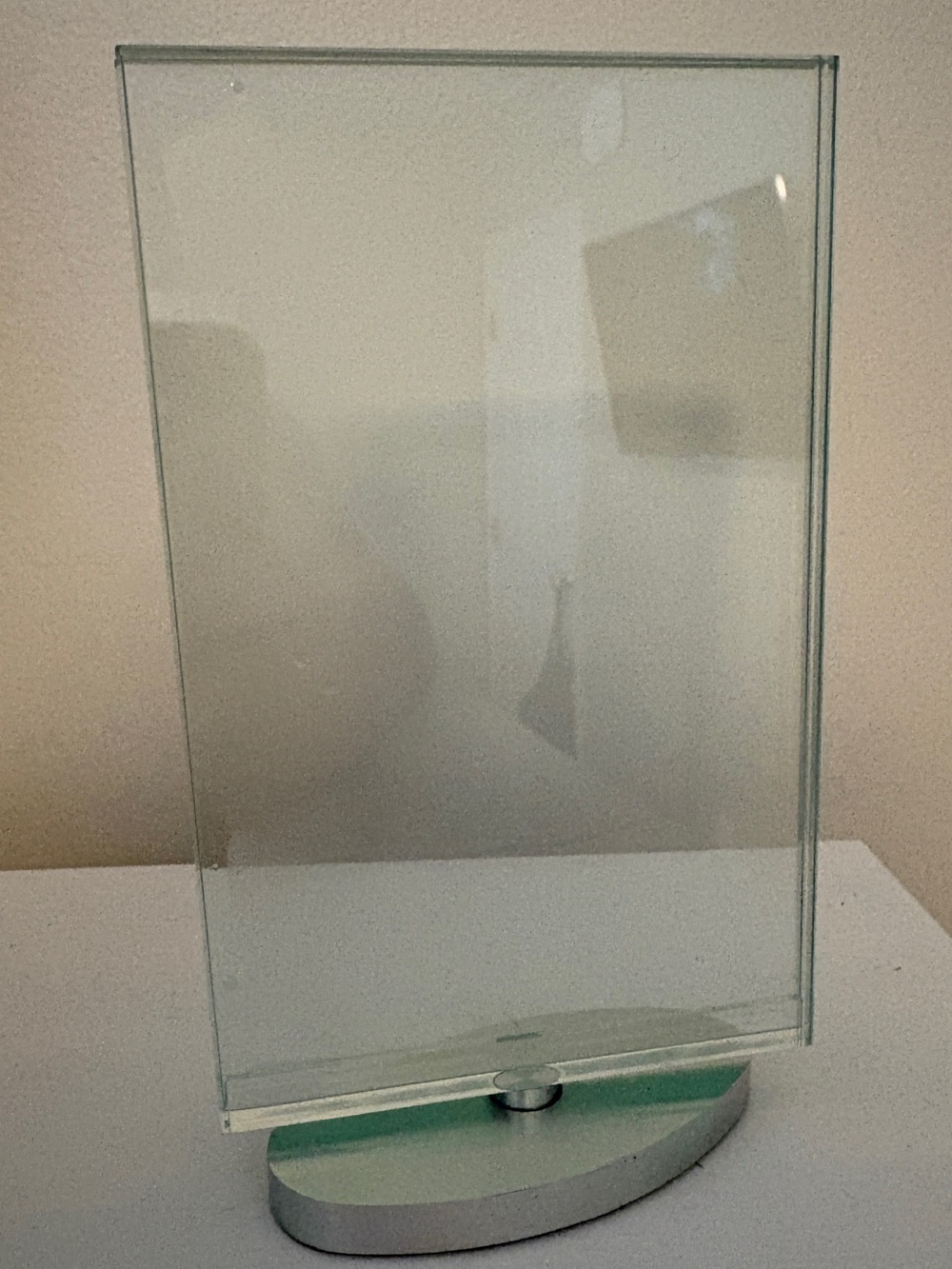 🖼️ Sleek Floating Glass Photo Frame 4x6 Rotating Base Modern Minimalist Decor